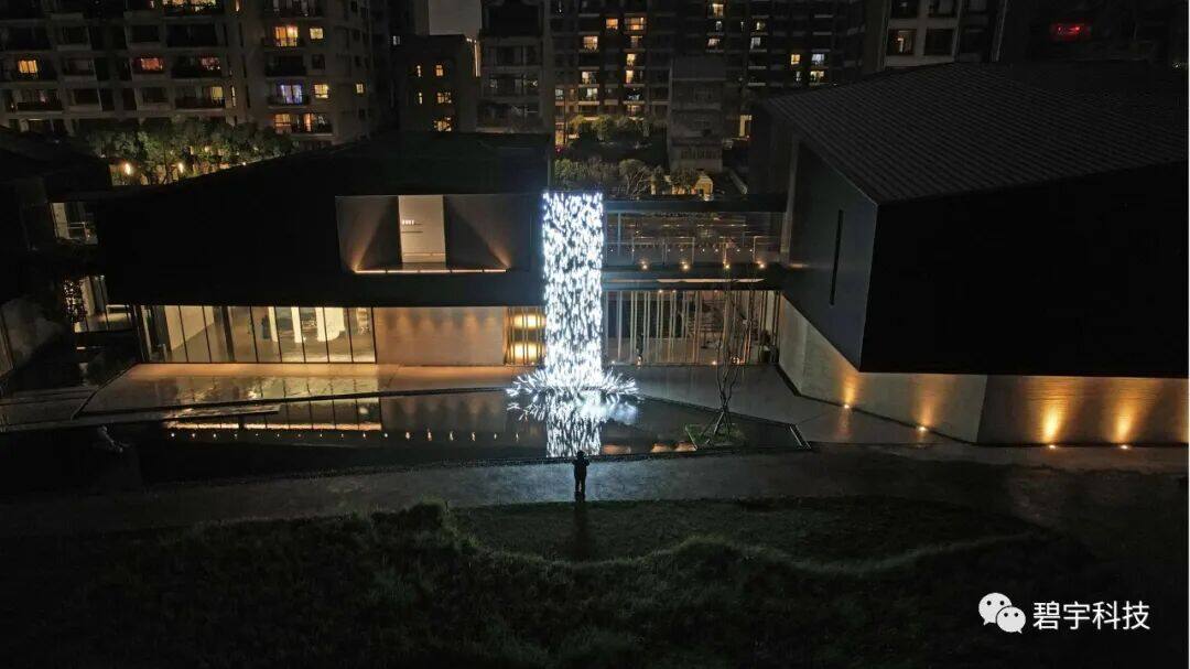 创意丨疑是银河落九天——灯光瀑布 — 配图 3