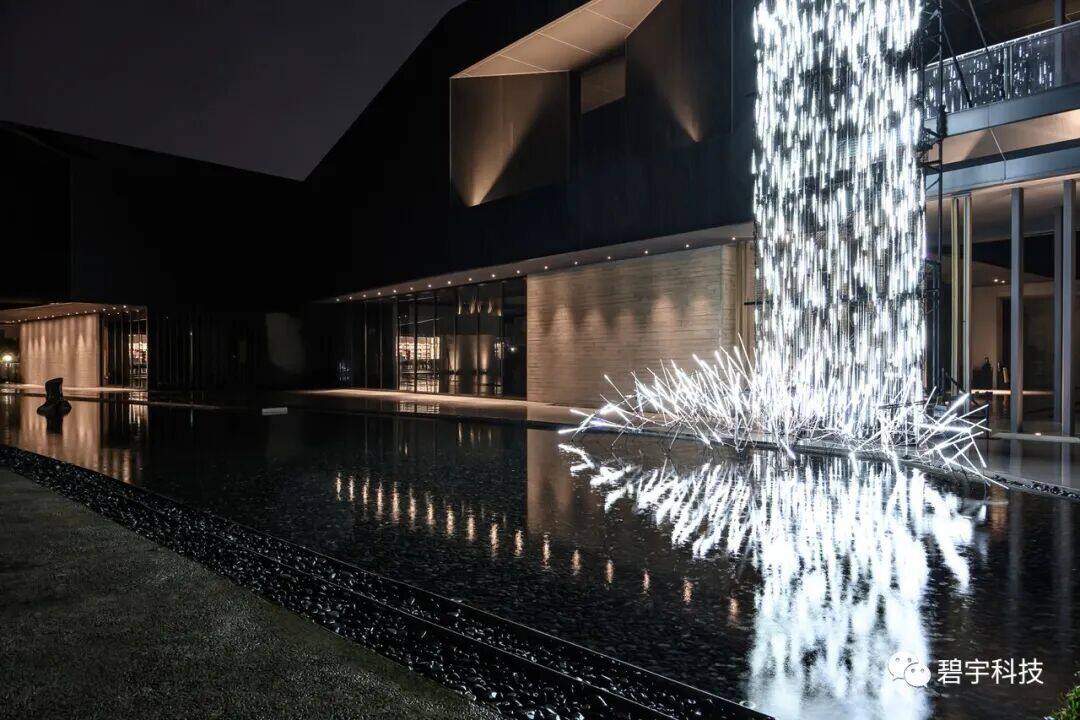 创意丨疑是银河落九天——灯光瀑布 — 配图 7
