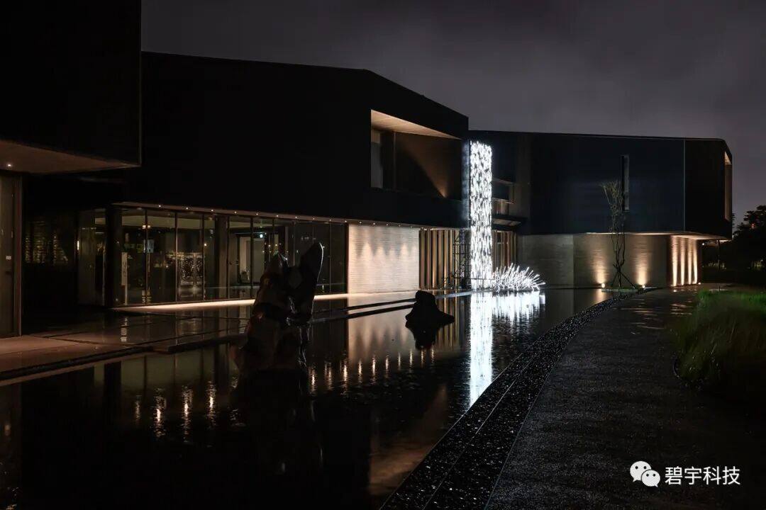 创意丨疑是银河落九天——灯光瀑布 — 配图 9