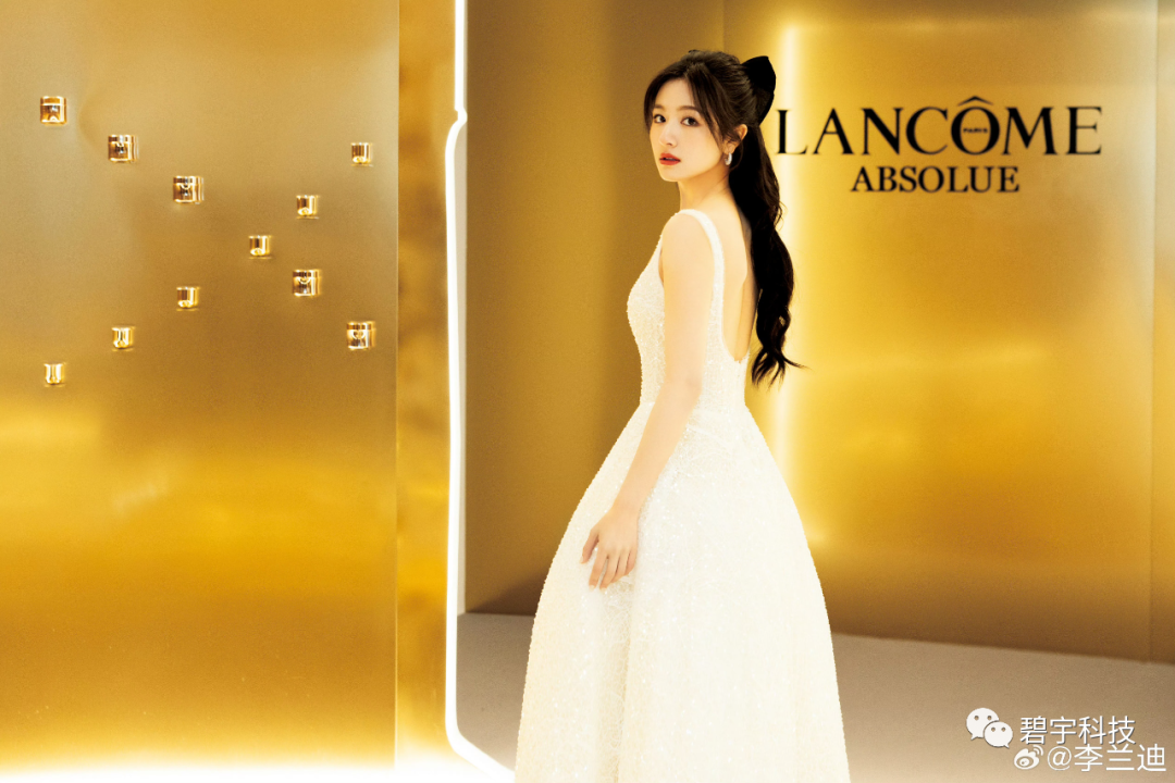 金色波浪——兰蔻菁纯艺术展创意装置 — 配图 10