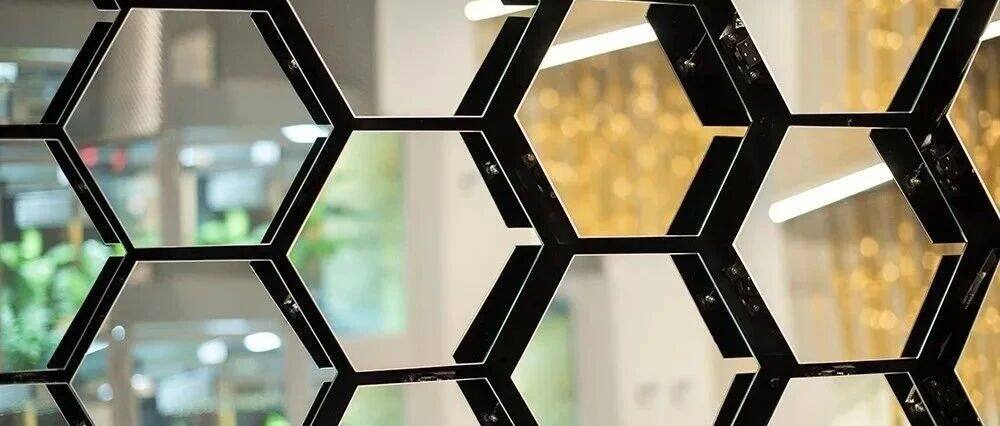 创意丨互动镜面，迪拜土豪同款！ — 配图 1