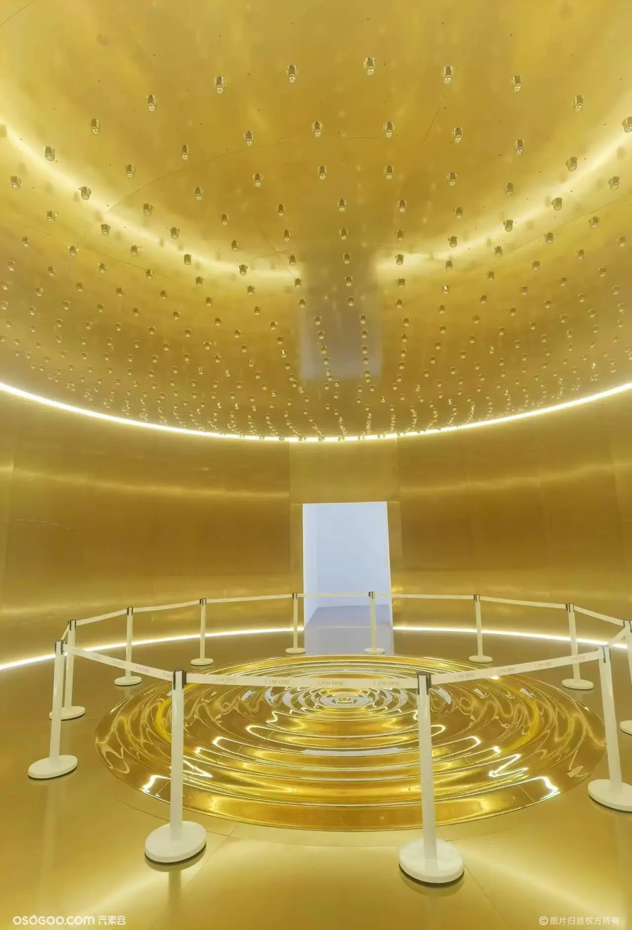 金色波浪装置现场